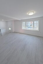 Building Photo - 5 Chopin Ct