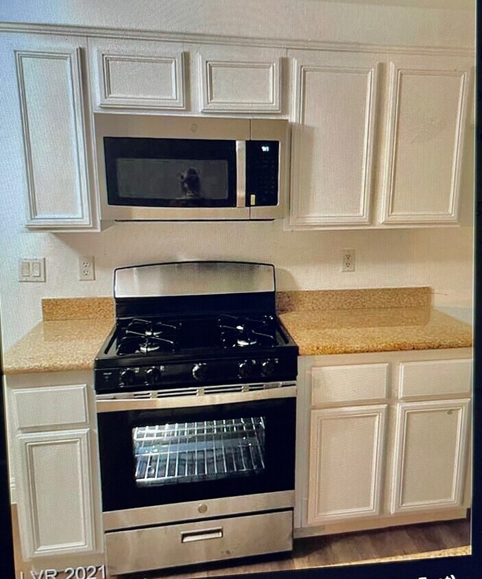 Foto del edificio - 7701 W Robindale Rd