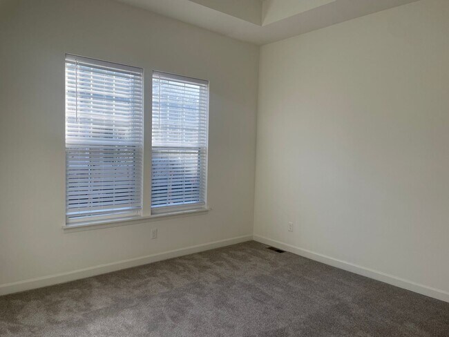 Building Photo - 16173 Fontana St