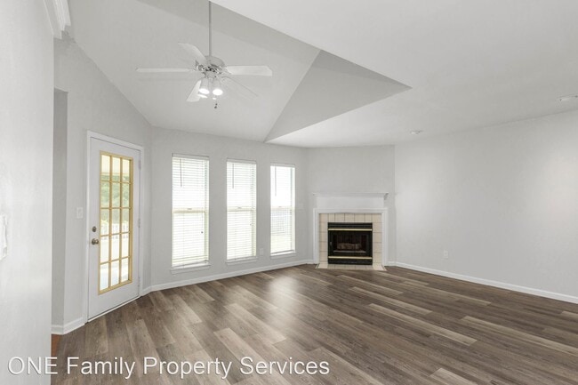 Building Photo - 4 br, 2.5 bath House - 4807 Summer Creek Cove