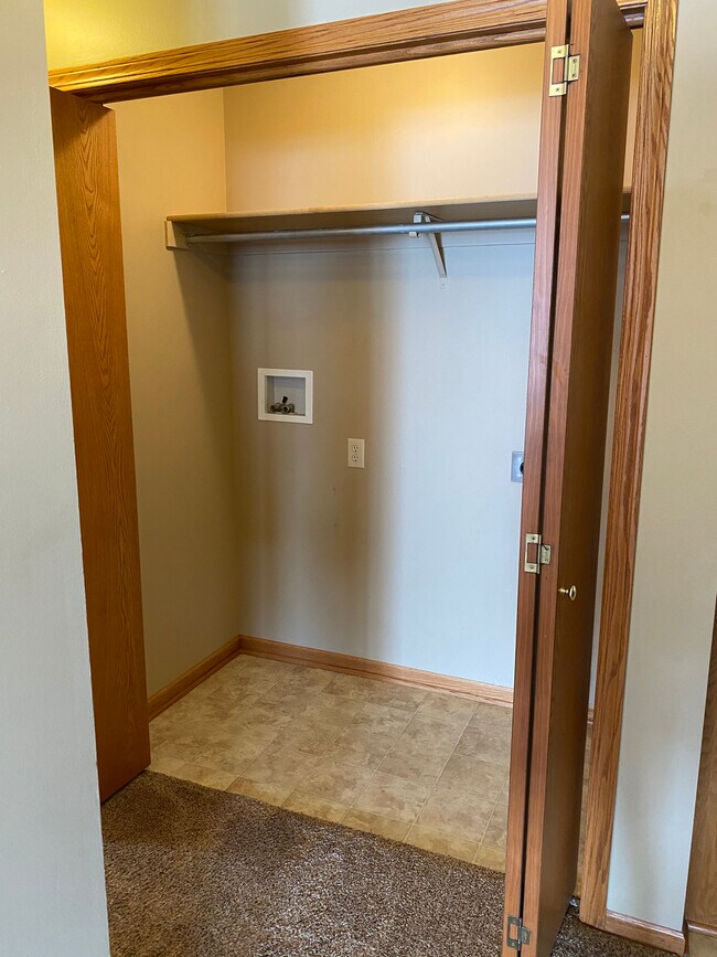 Laundry Hookup - 1538 Ohio St