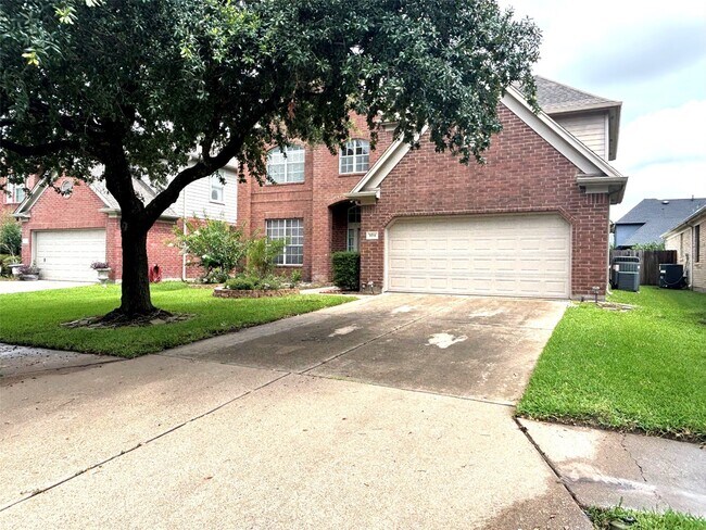 Foto del edificio - 9514 Leaning Tree Ln