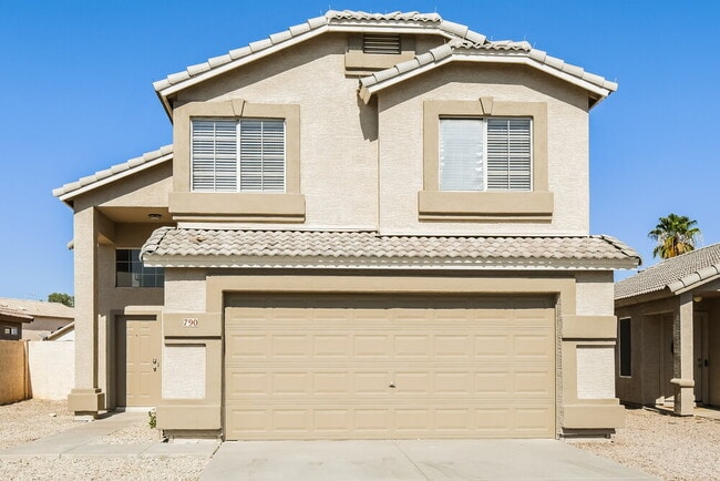 Building Photo - 790 E Saragosa St