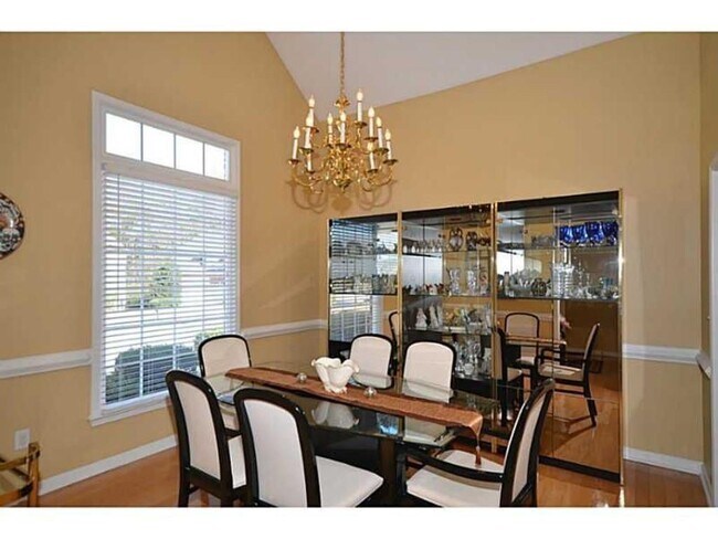 Foto del edificio - 2803 Stillwater Park Dr NE