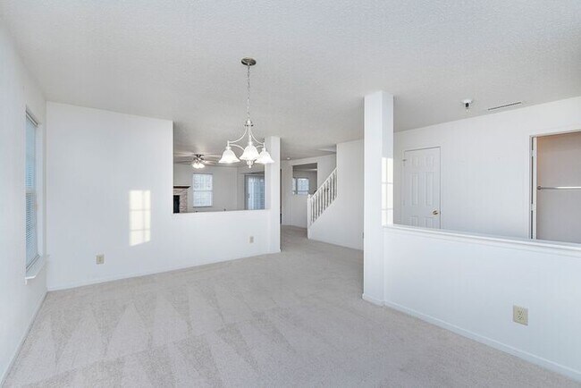 Foto del edificio - Spacious 3 Bedroom 2.5 Bath on Cul-De-Sac ...