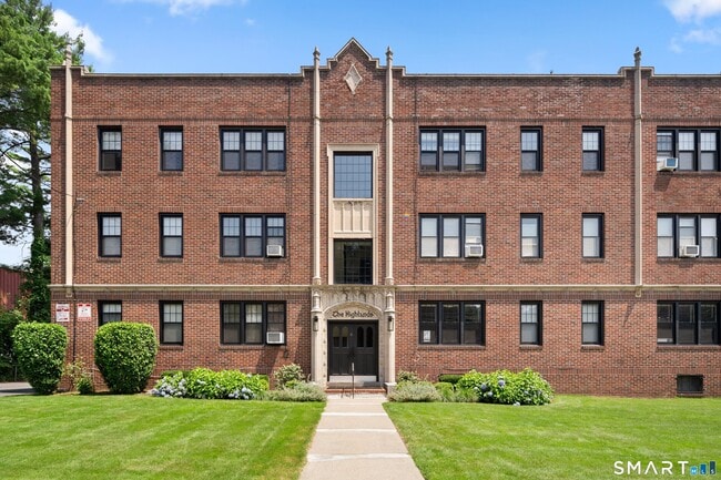 Foto del edificio - 6 Highland St