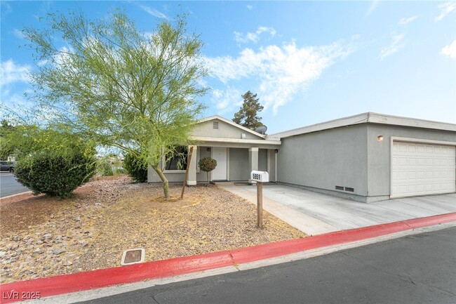 Building Photo - 5951 Via La Contera Dr