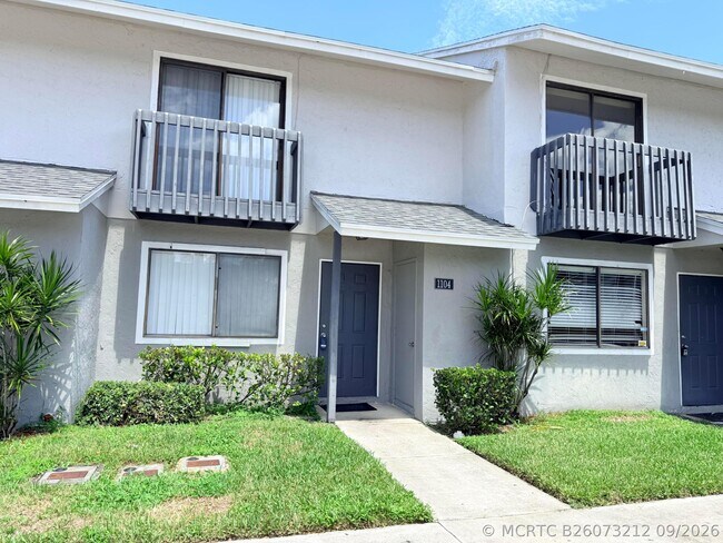 Building Photo - 1104 Riverside Dr