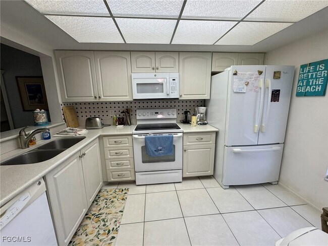 Building Photo - 5455 Peppertree Dr