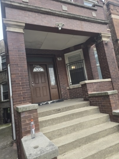 Building Photo - 6239 S Eberhart Ave