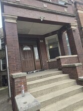 Building Photo - 6239 S Eberhart Ave