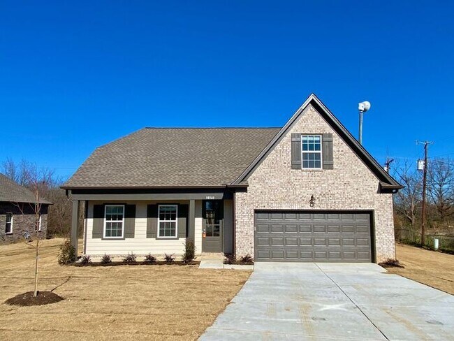 Building Photo - Now Leasing a4 Bedroom 2.5 Bath Home In Ol...