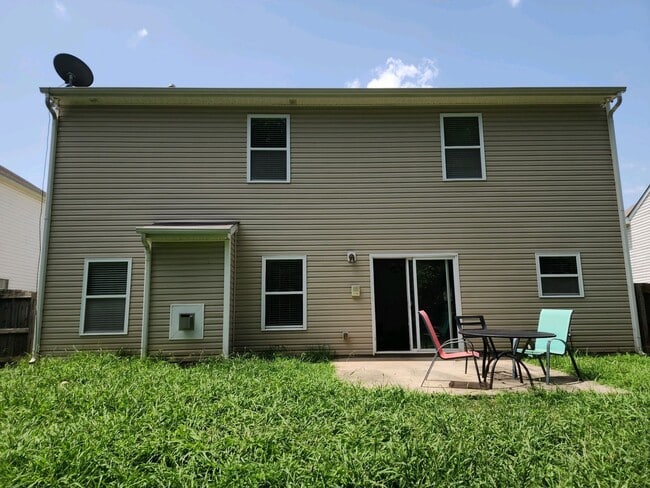 Building Photo - Quaint 4-Bedroom Home