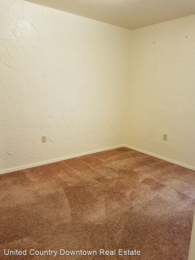 Foto principal - 1800 S Santa Monica St