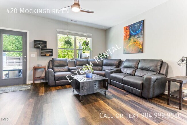 Building Photo - 420 Mockingbird Ln