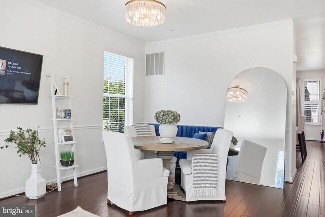Building Photo - 11360 Sandhurst Pl