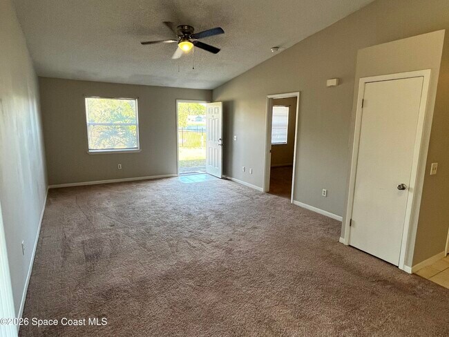 Foto del edificio - 1961 Convair St SE