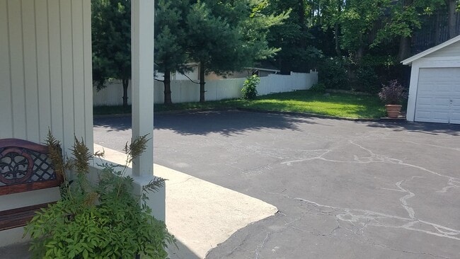 Foto del edificio - 35 Gates Ave