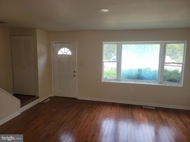 Building Photo - 532 Millshire Dr