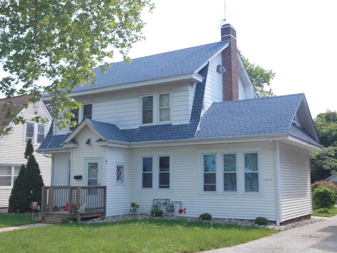 Exterior Front - 3 N State St