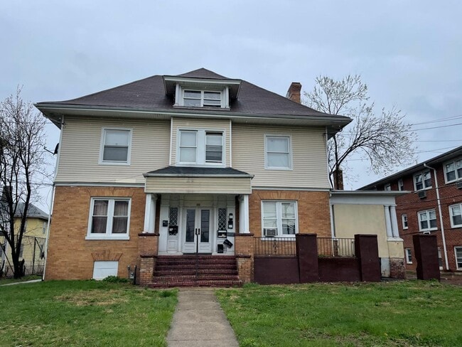 Building Photo - 191 Stiles St
