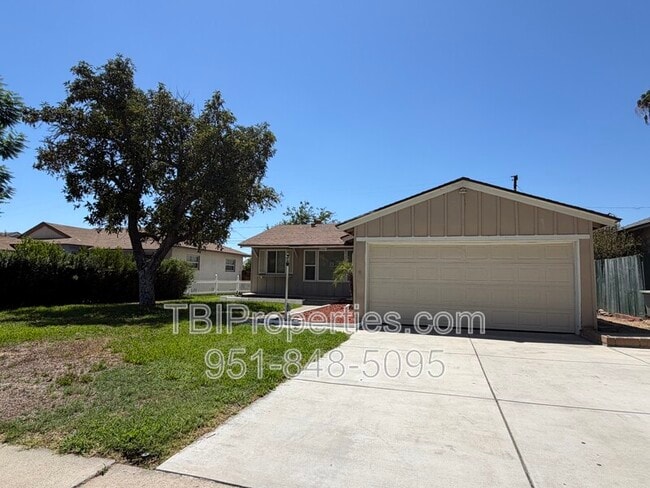 Building Photo - 3552 N Alameda Ave