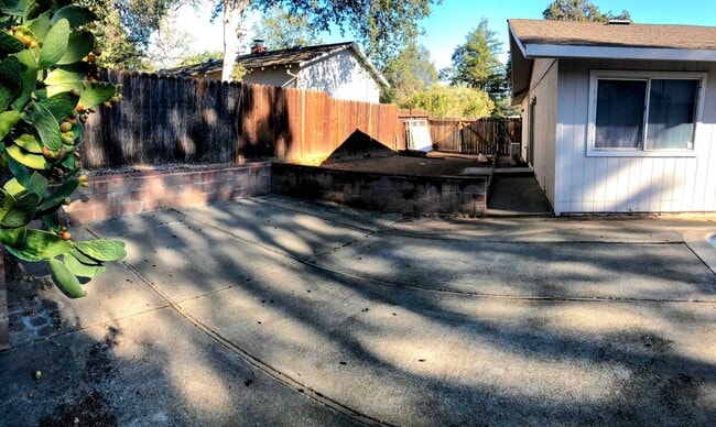 Foto del edificio - Beautifully Maintained 3BR Home in a Safe, Family-Friendly Community