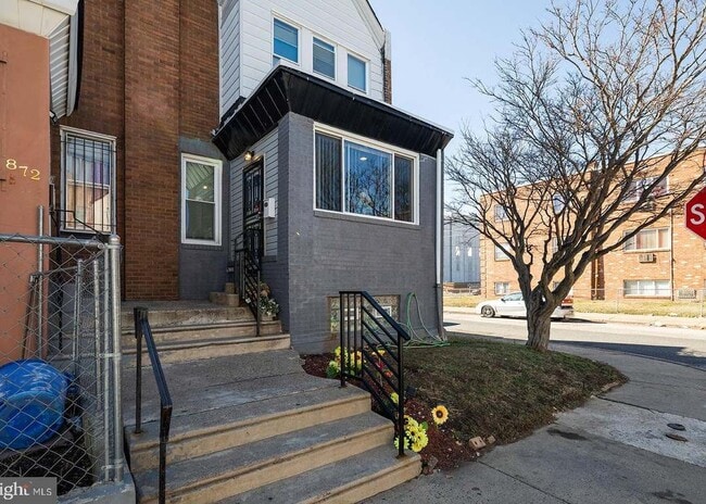 Building Photo - 870 Marcella St