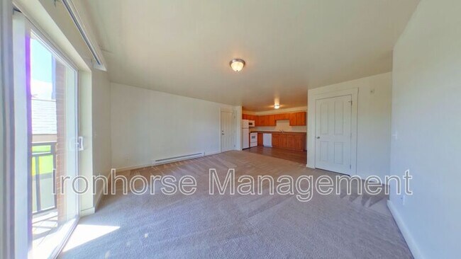 Building Photo - 807 W Villard St