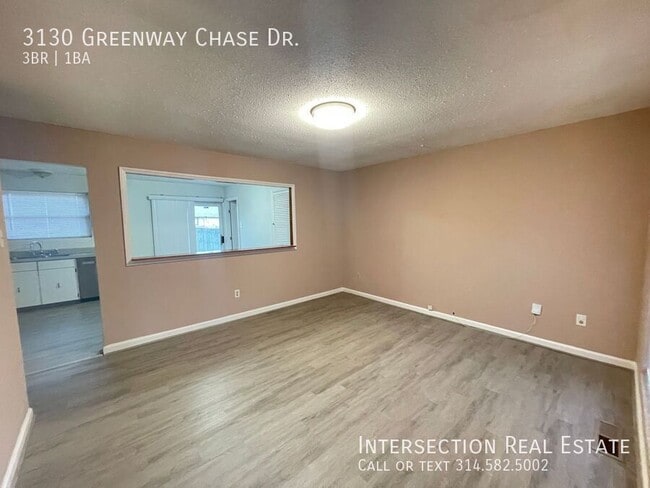 Foto del edificio - 3130 Greenway Chase Dr