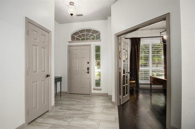 Foto del edificio - 505 Rock Ridge Way