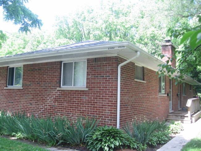 Building Photo - 2010 Dexter Ave