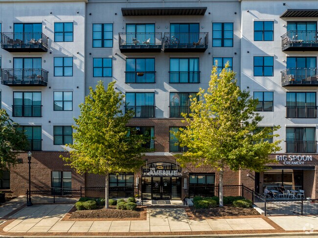 Building Photo - The Avenue