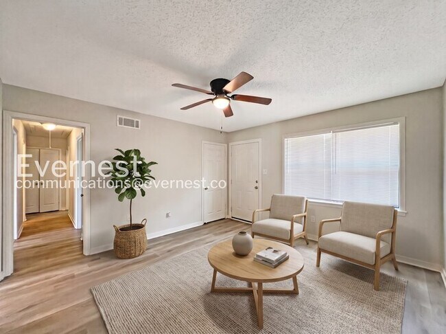 Foto del edificio - 2372 Ashland Dr