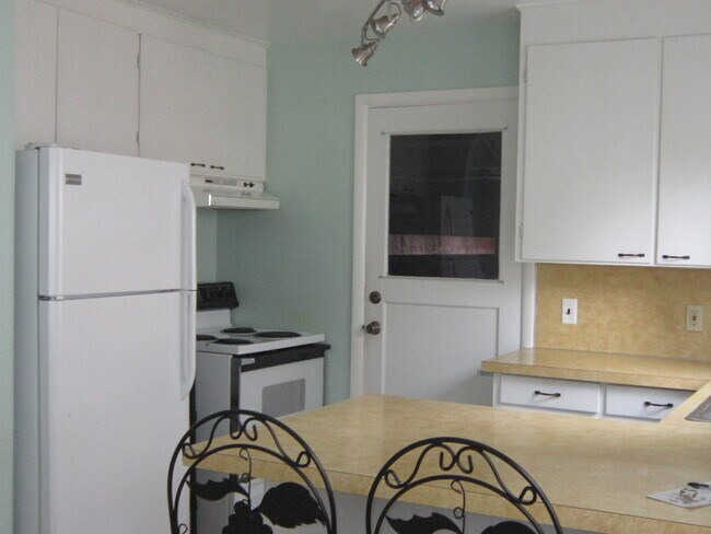 Foto del edificio - Charming 2 Bedroom 1 Bathroom in Lincoln Neighborhood