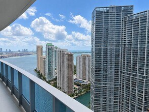 Building Photo - 200 Biscayne Blvd Way