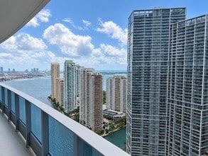 Building Photo - 200 Biscayne Blvd Way