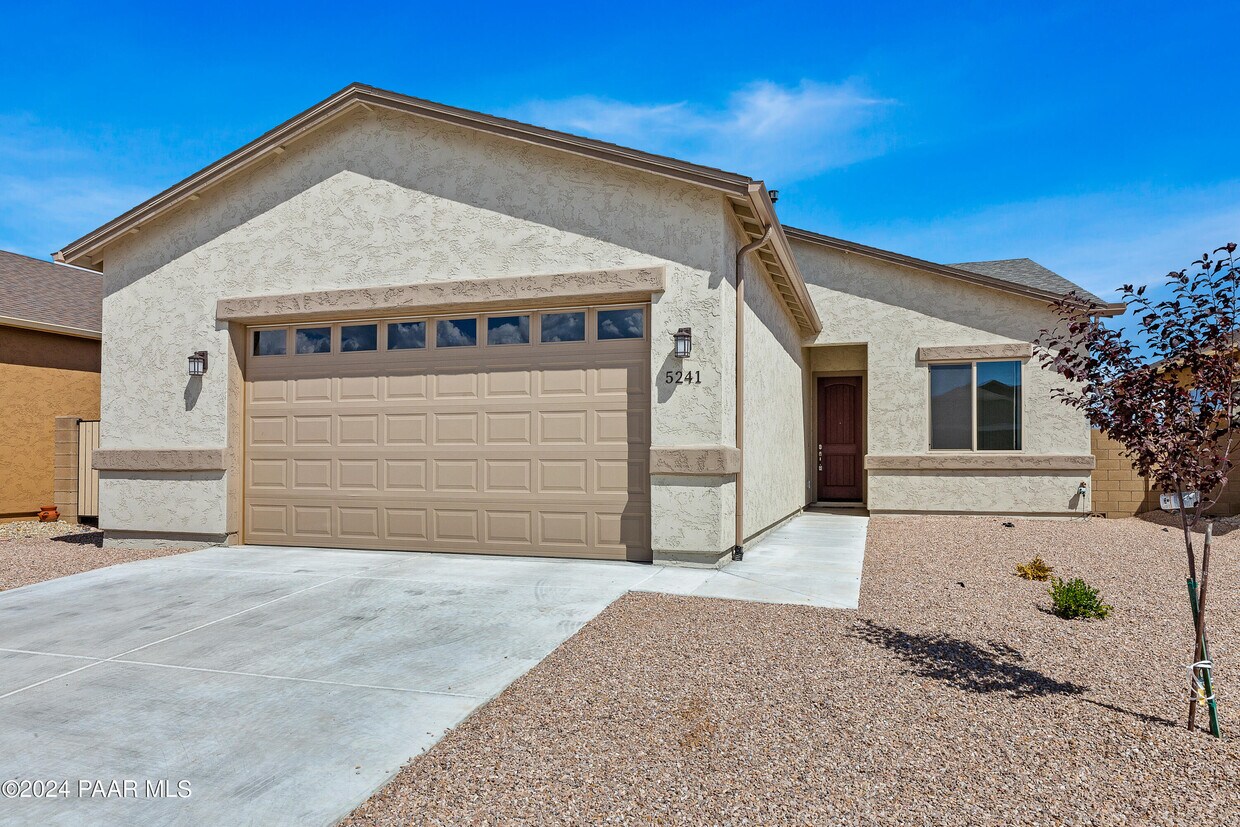 Foto principal - 5241 N Elliot Ave