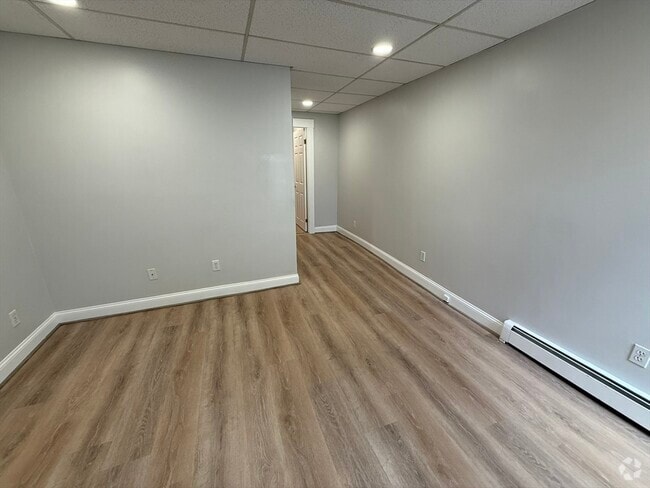 Building Photo - 63 Holten St