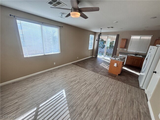 Building Photo - 3317 La Cascada Ave