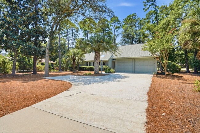 Building Photo - 5 Fairlawn Ct
