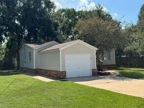 Building Photo - 16506 Leafy Meadow Dr