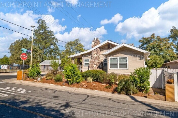 Primary Photo - Welcome to this stunning 4-bedroom, 2-bath...