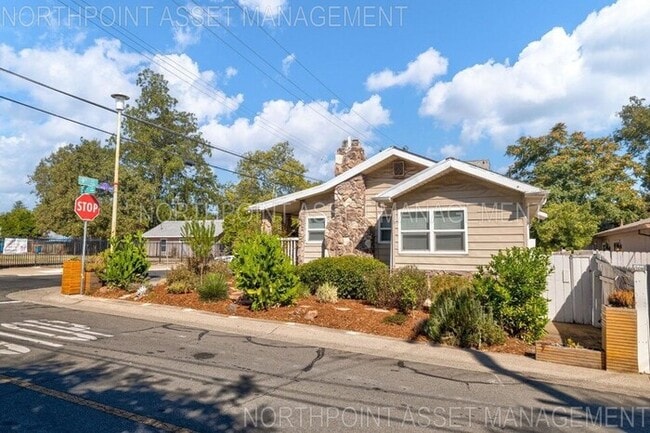Welcome to this stunning 4-bedroom, 2-bath... - Welcome to this stunning 4-bedroom, 2-bath... House