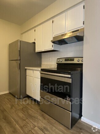 Building Photo - 204 Charleston Blvd