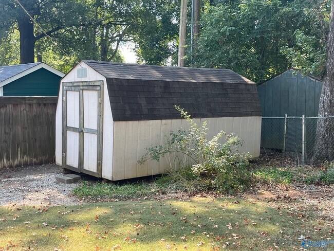 Building Photo - 207 Montgomery Dr
