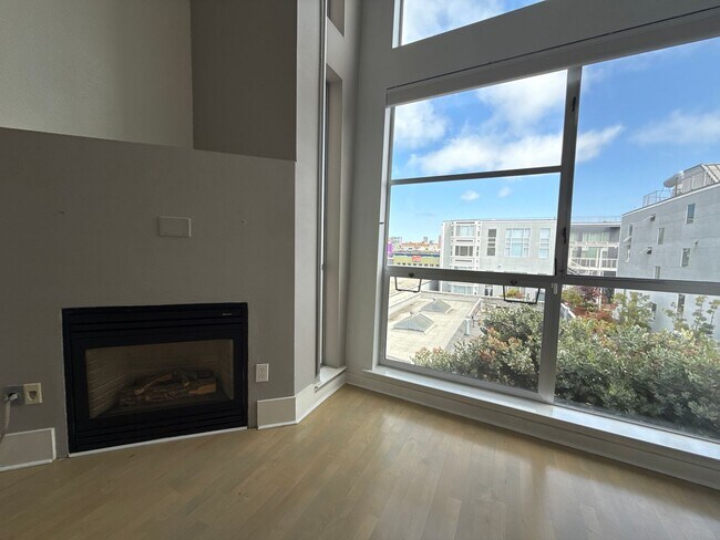 Building Photo - EPIC REA- Great SOMA Loft w/View - 1 BR/2 ...