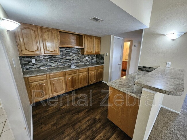 Building Photo - 3128 Woodlark Dr