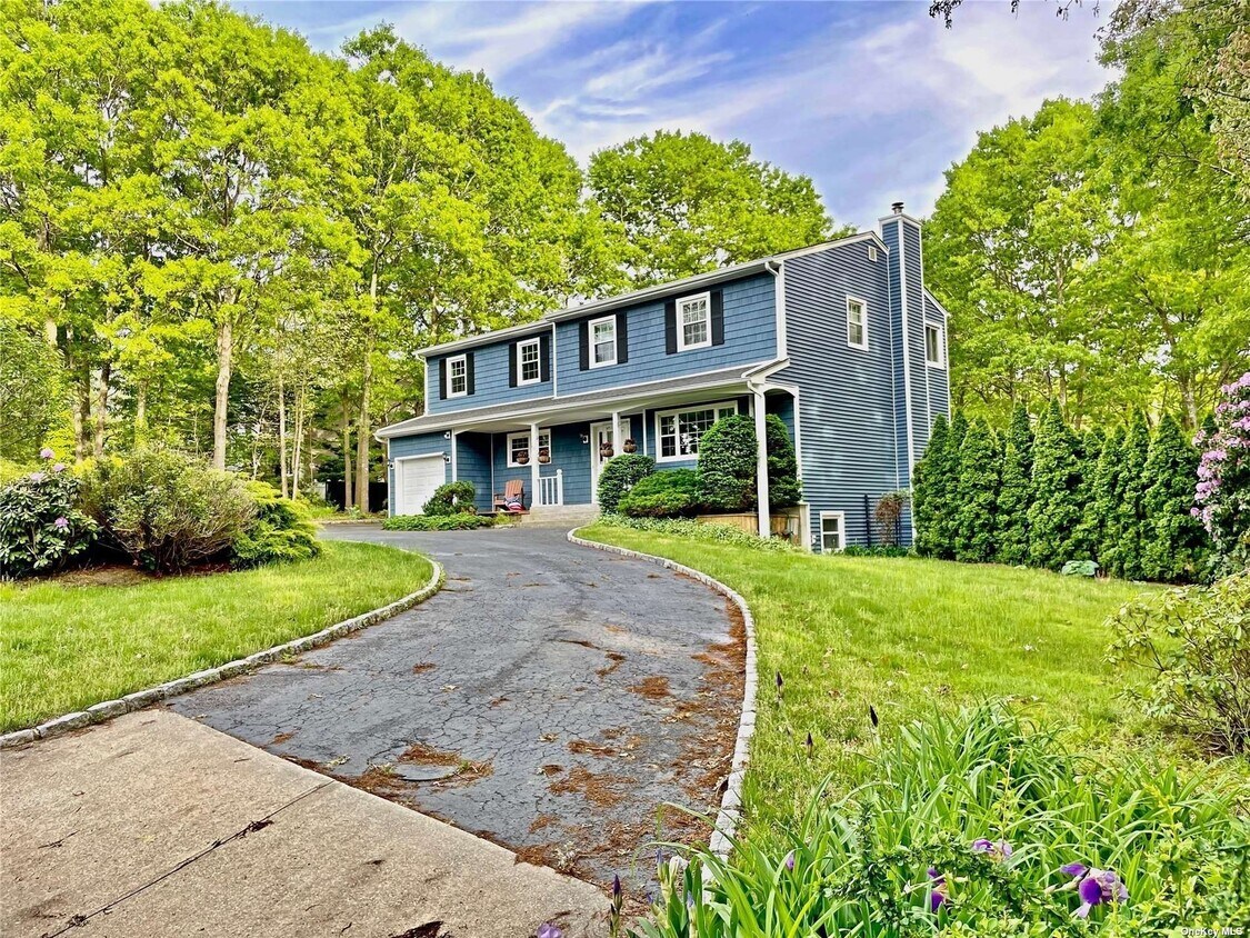 10 Vega Dr, Shoreham, NY 11786 House Rental in Shoreham, NY