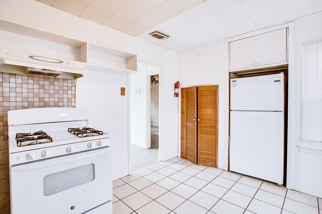 Foto del edificio - Updated 3 bedroom, 1.5 bath!